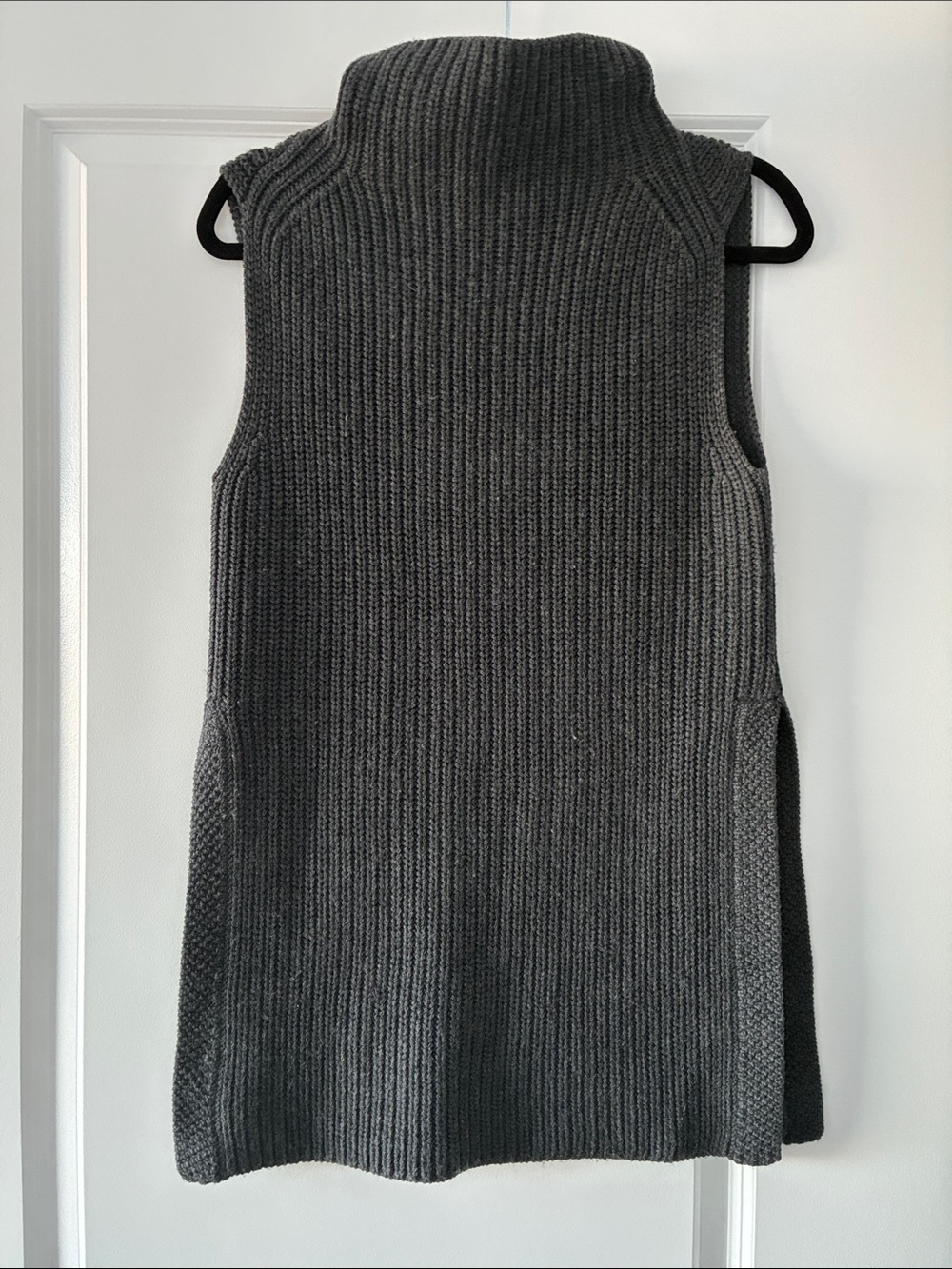 Aritzia Wilfred Size XS Durandal Sleeveless Merino Wool Sweater - Gray - Picture 3 of 7